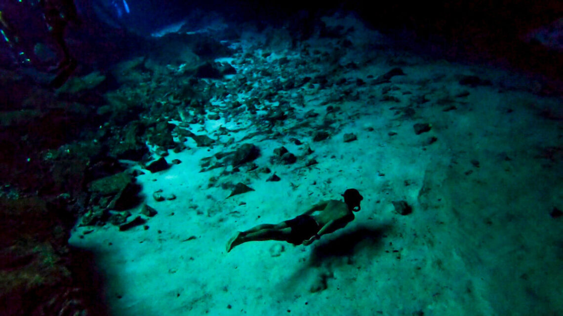 cenote-dos-ojos